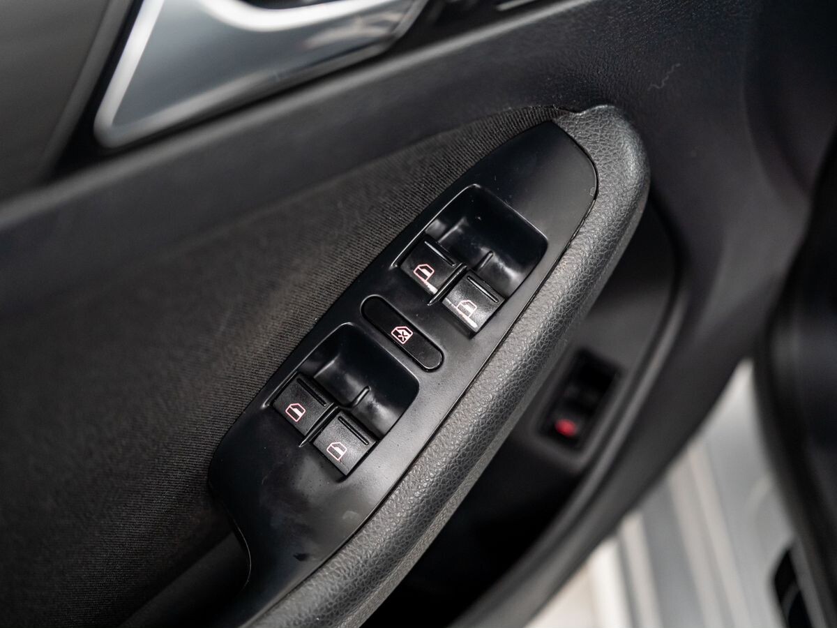 Volkswagen Jetta 2017 - фото автомобиля