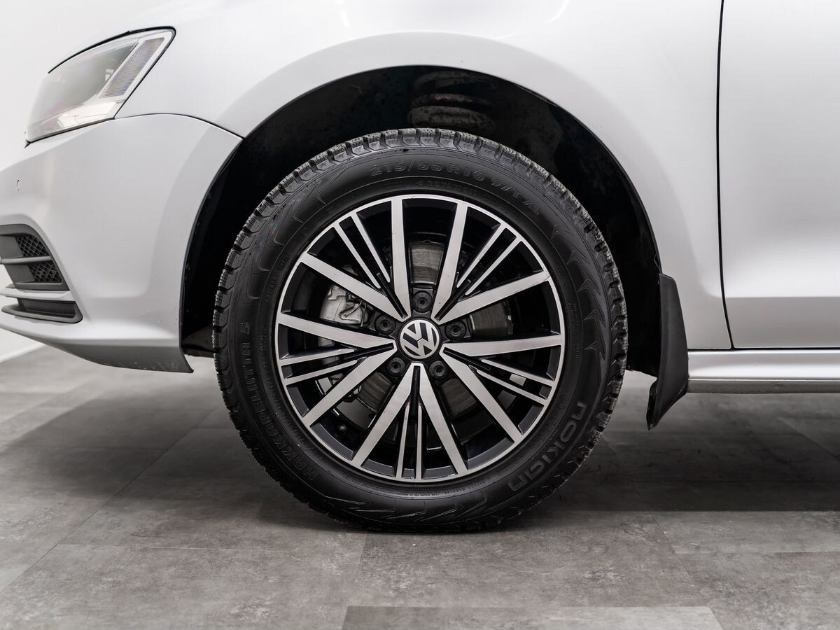 Volkswagen Jetta 2017 - фото автомобиля