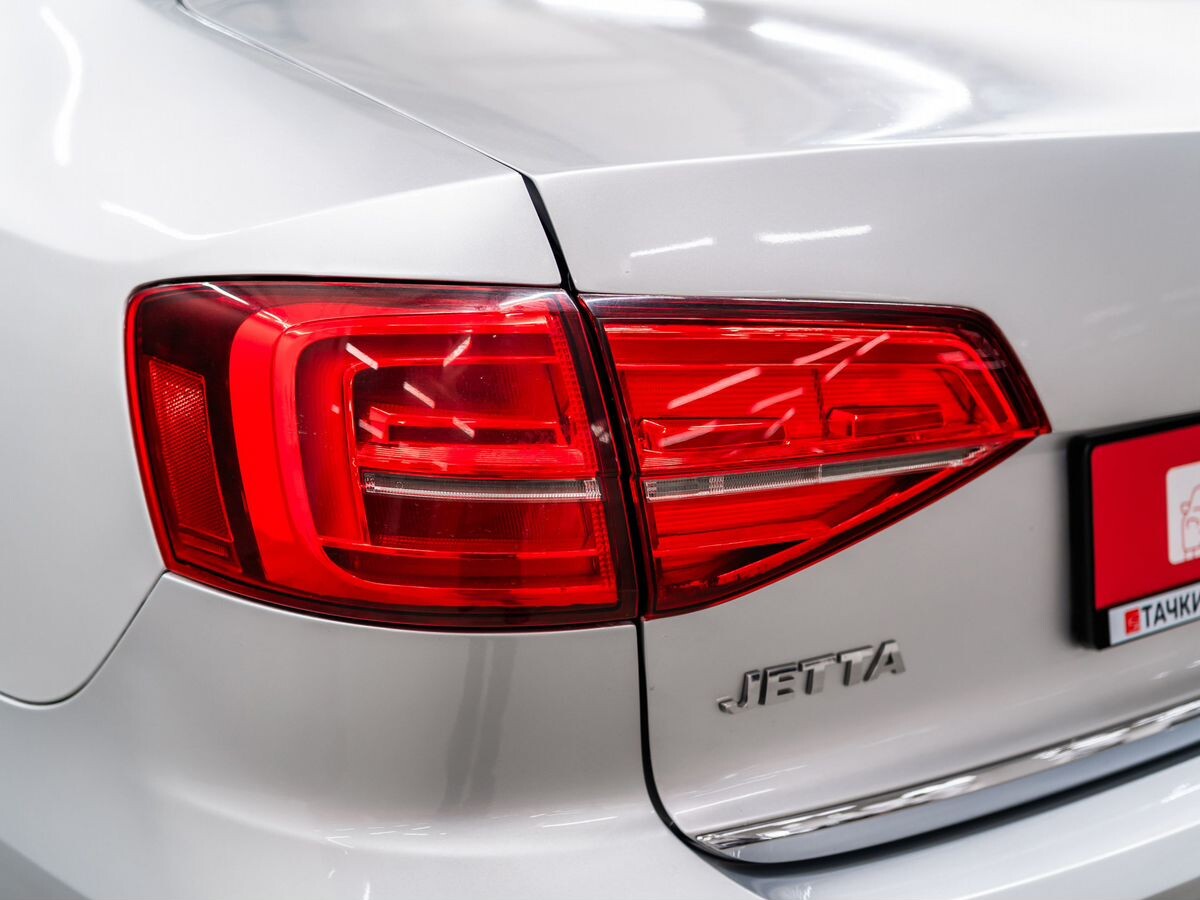 Volkswagen Jetta 2017 - фото автомобиля