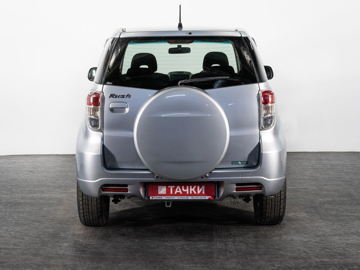 Toyota Rush 2011 - фото автомобиля