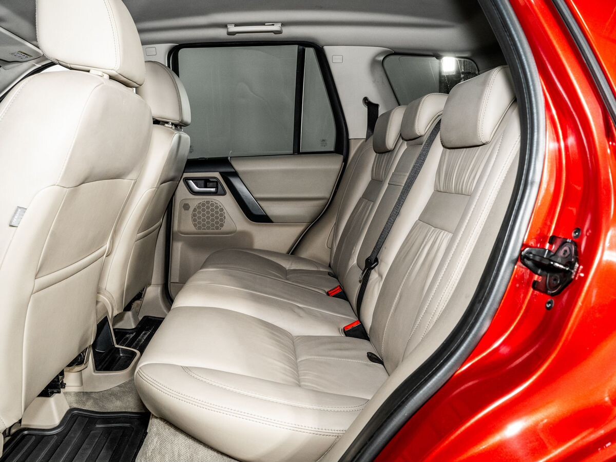 Land Rover Freelander 2010 - фото автомобиля