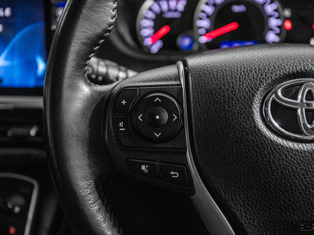 Toyota Noah 2016 - фото автомобиля