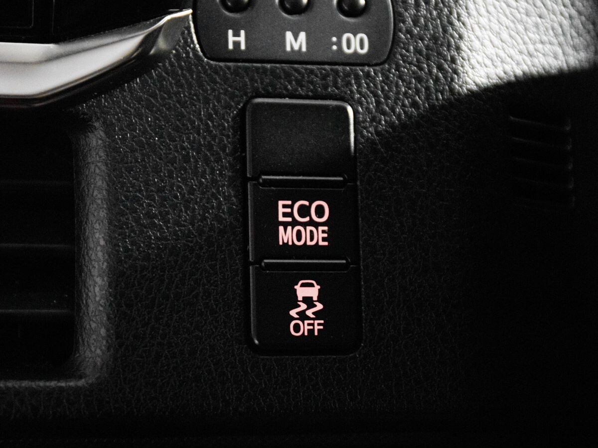 Toyota Noah 2016 - фото автомобиля