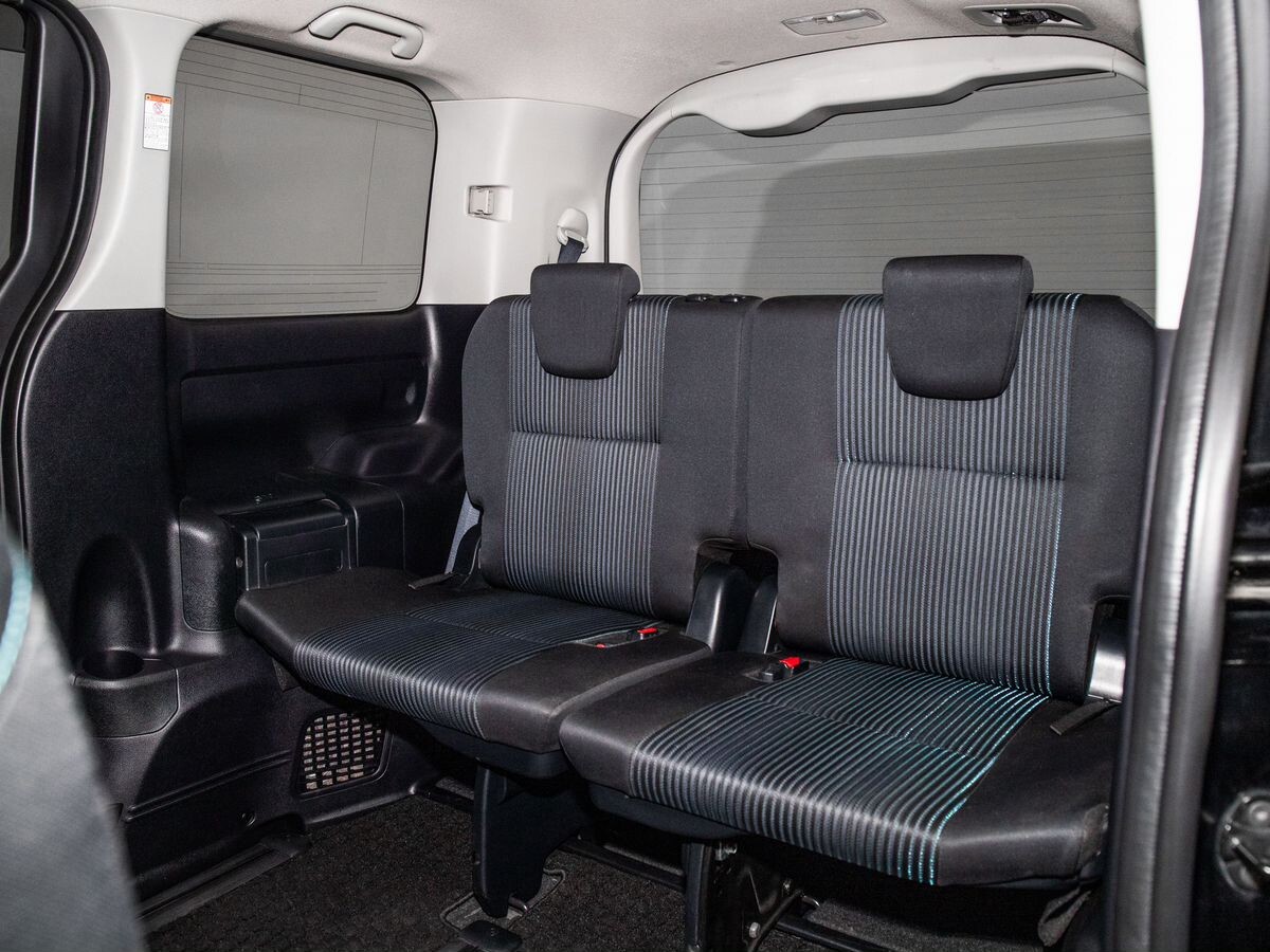 Toyota Noah 2016 - фото автомобиля