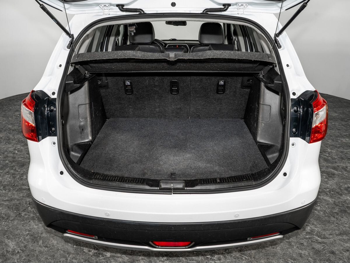 Suzuki SX4 2013 - фото автомобиля