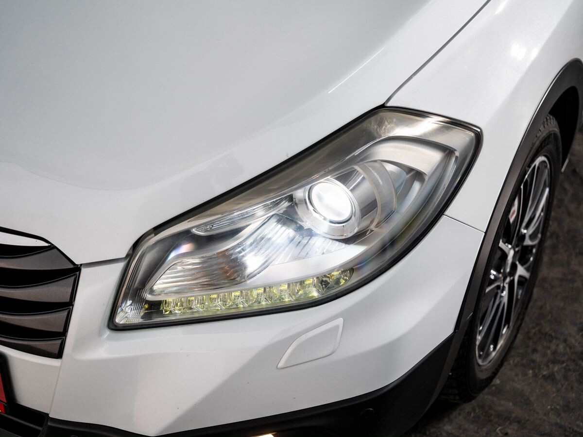 Suzuki SX4 2013 - фото автомобиля