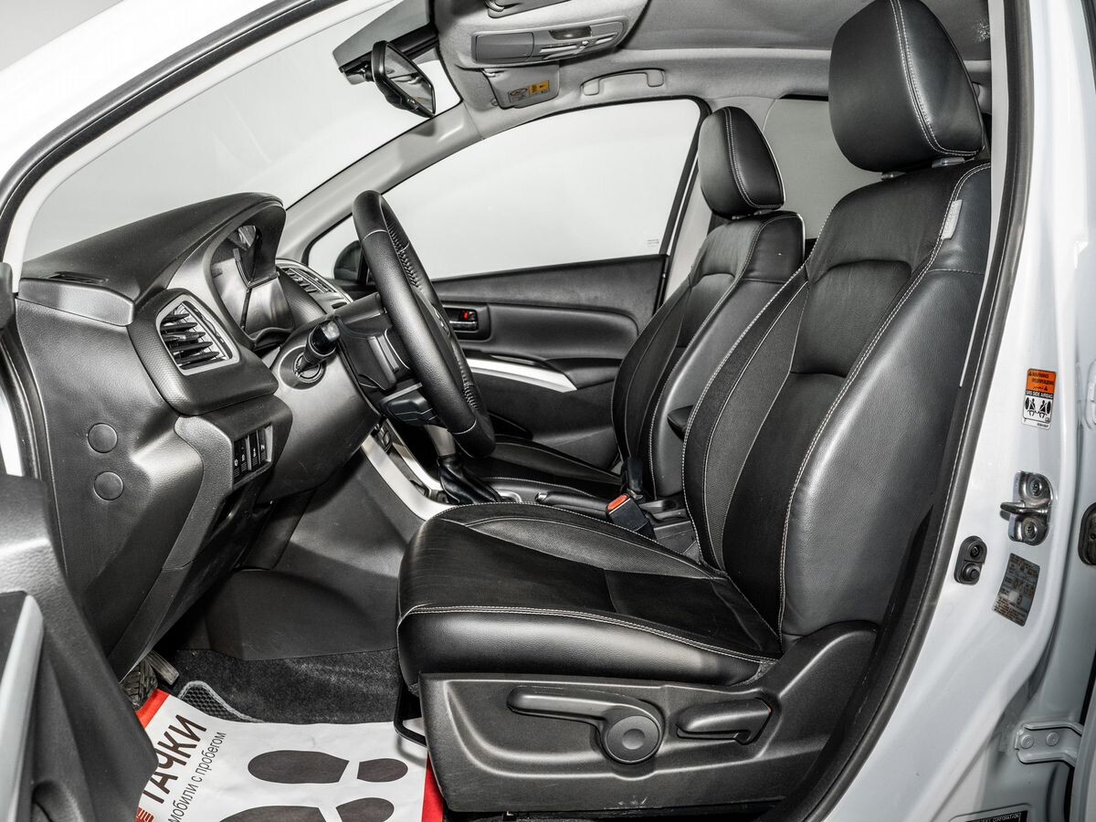 Suzuki SX4 2013 - фото автомобиля