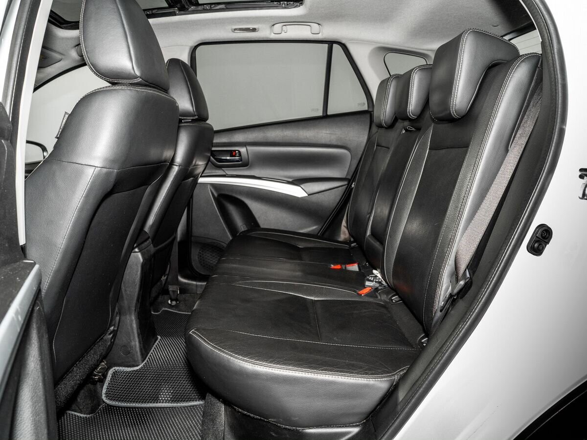 Suzuki SX4 2013 - фото автомобиля