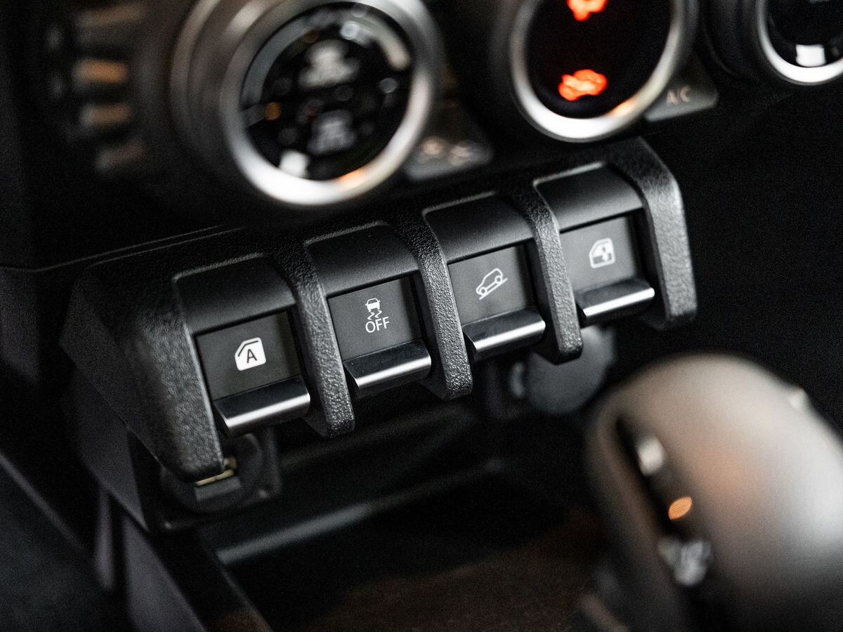 Suzuki Jimny 2021 - фото автомобиля