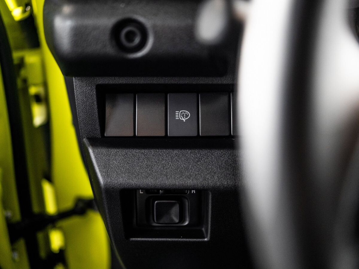 Suzuki Jimny 2021 - фото автомобиля