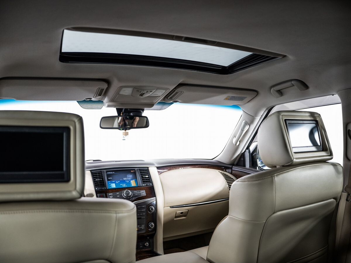 Infiniti QX56 2010 - фото автомобиля