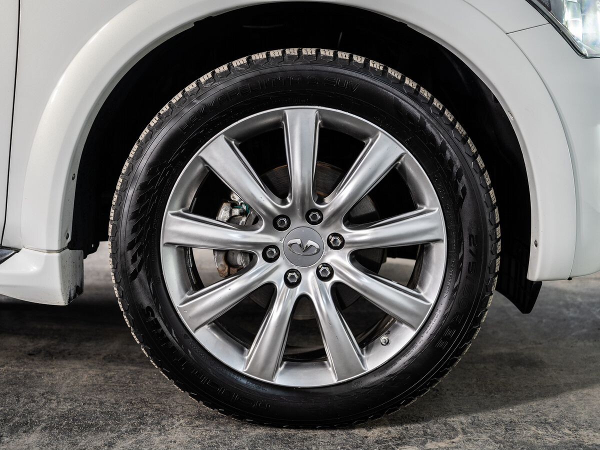 Infiniti QX56 2010 - фото автомобиля