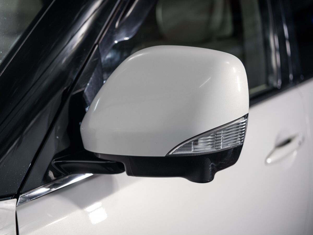 Infiniti QX56 2010 - фото автомобиля