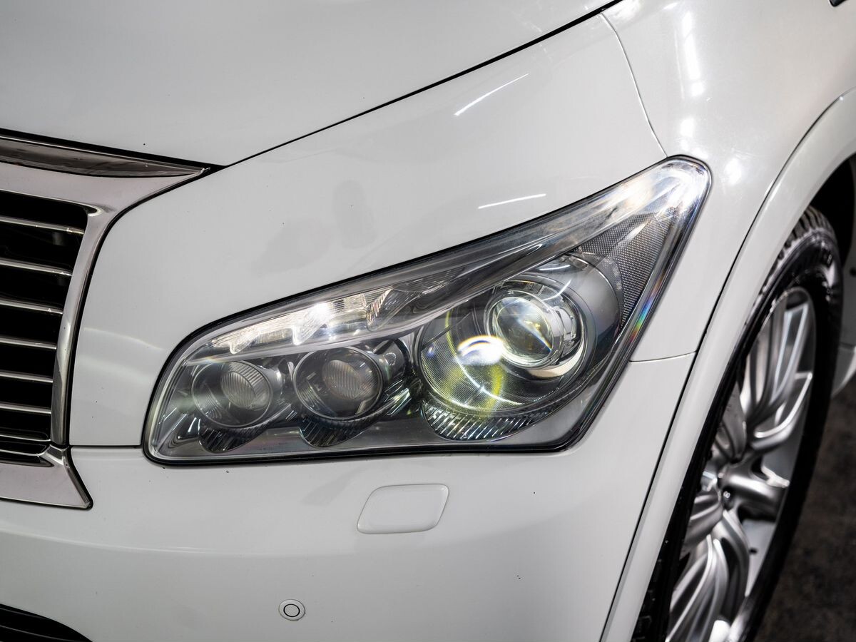 Infiniti QX56 2010 - фото автомобиля