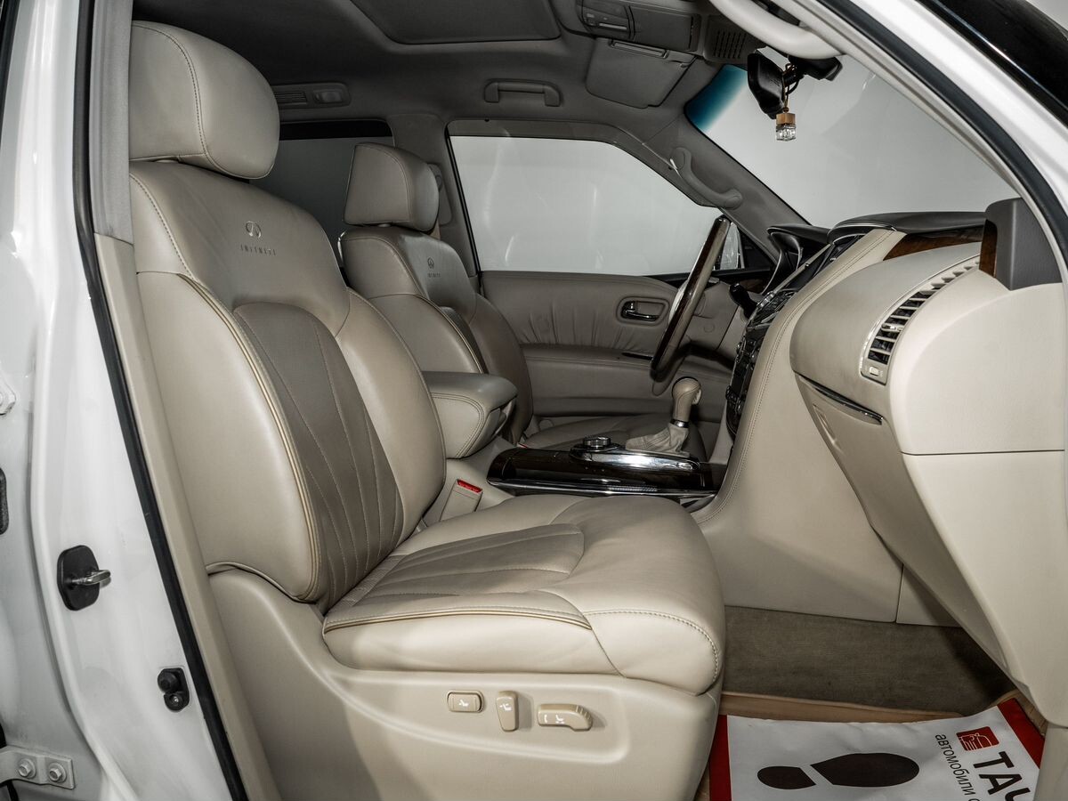 Infiniti QX56 2010 - фото автомобиля