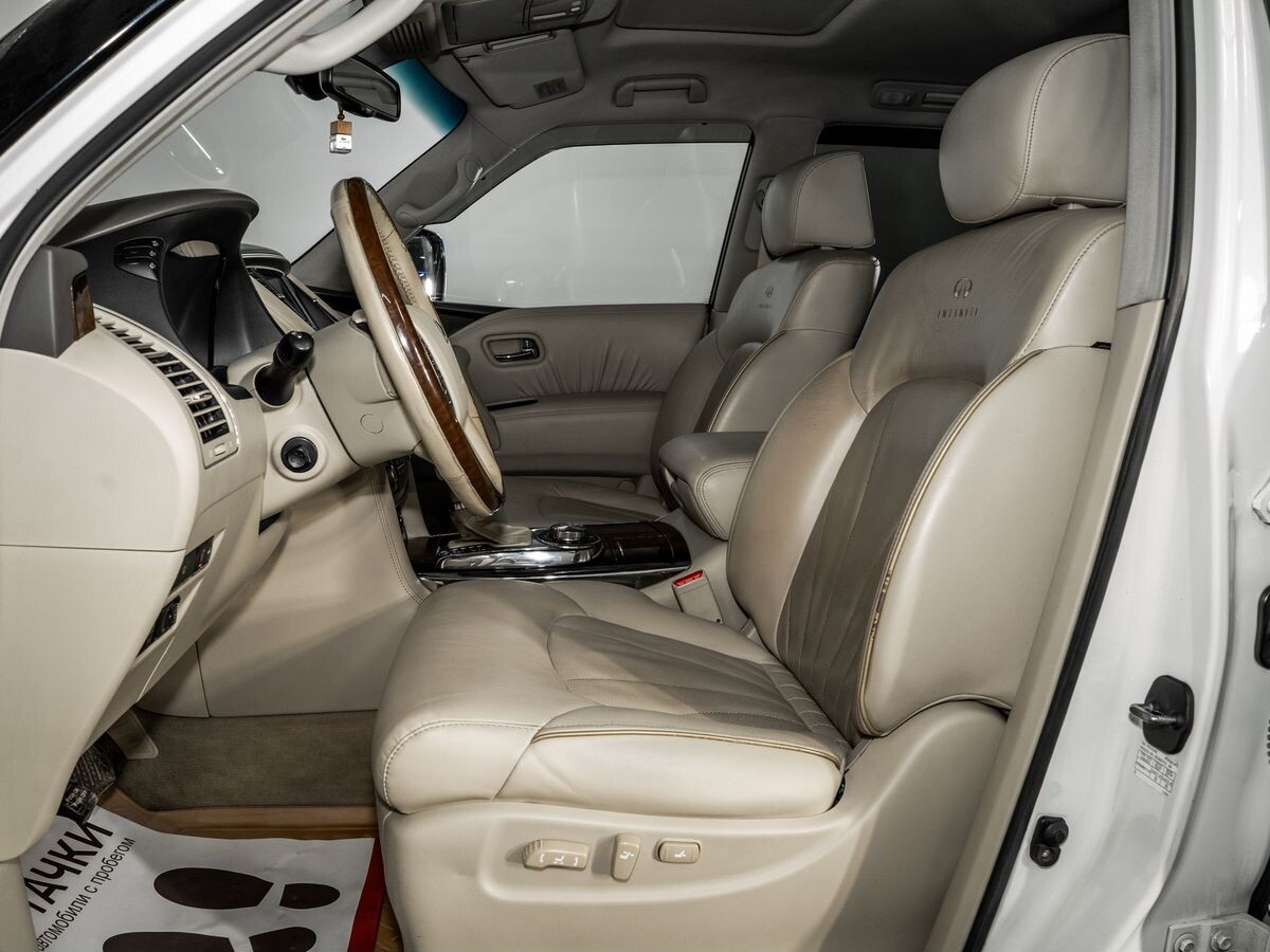 Infiniti QX56 2010 - фото автомобиля