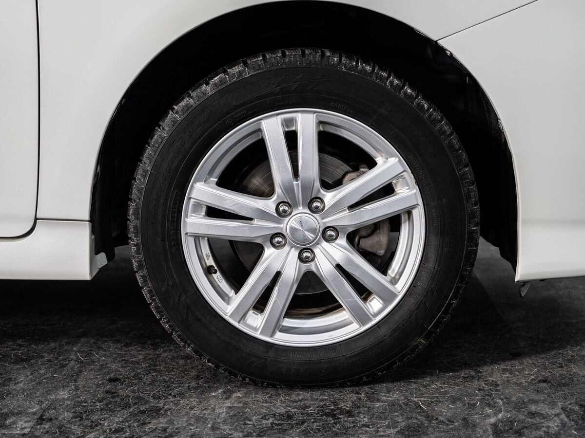 Toyota Wish 2011 - фото автомобиля