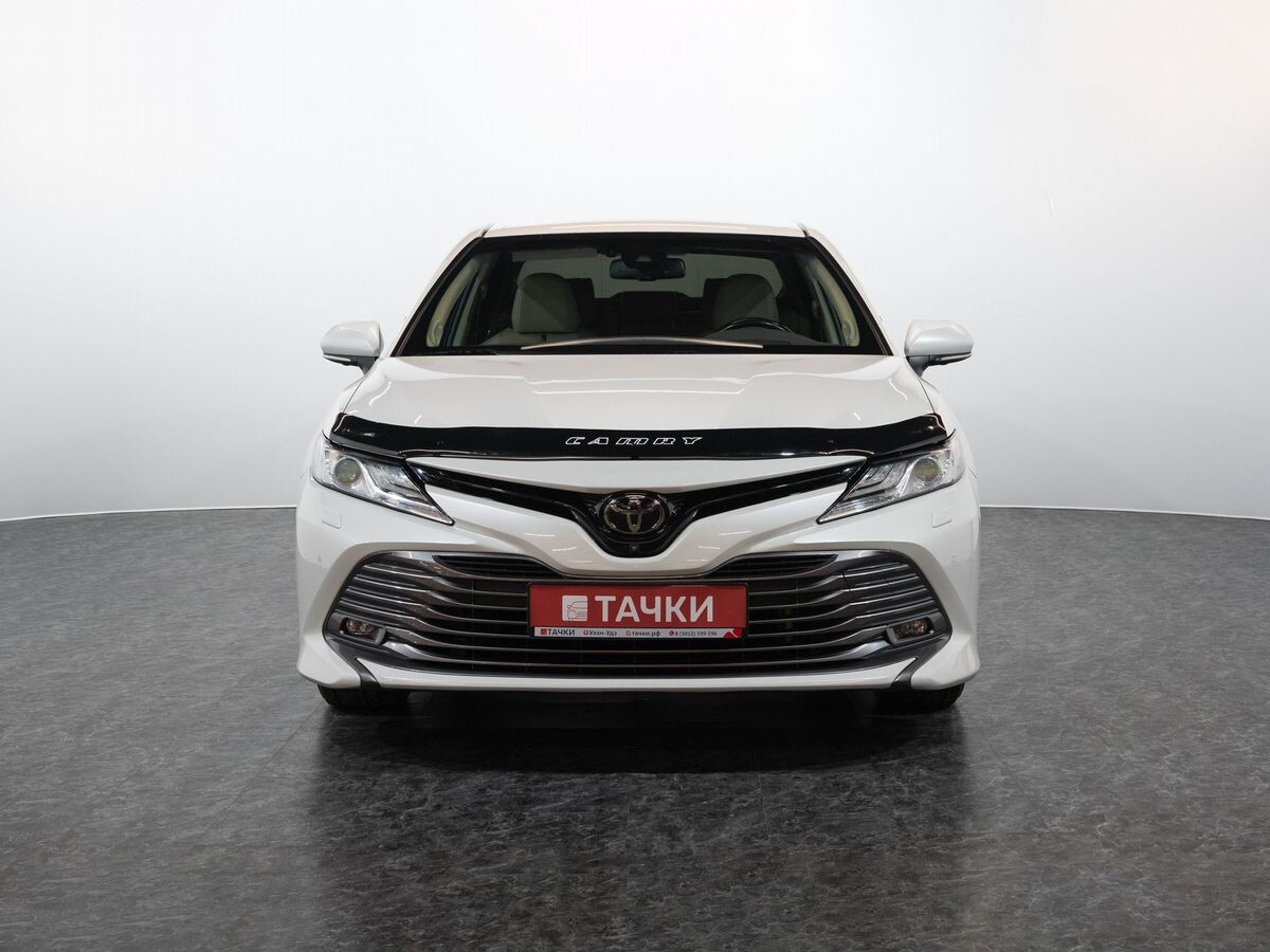 Toyota Camry 2020 - фото автомобиля