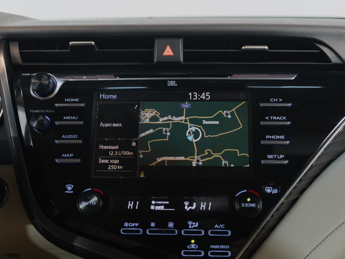 Toyota Camry 2020 - фото автомобиля