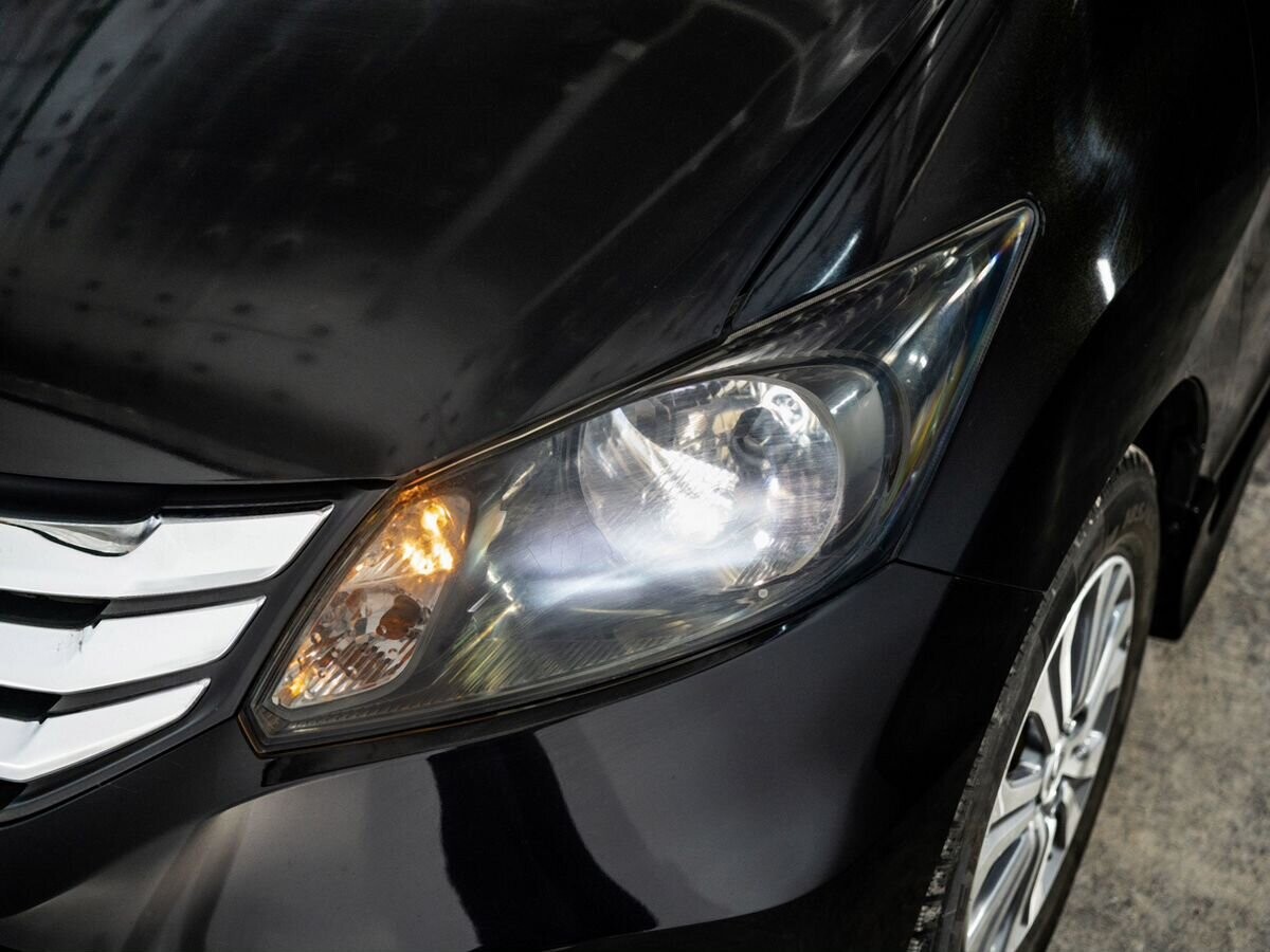 Honda Freed 2013 - фото автомобиля