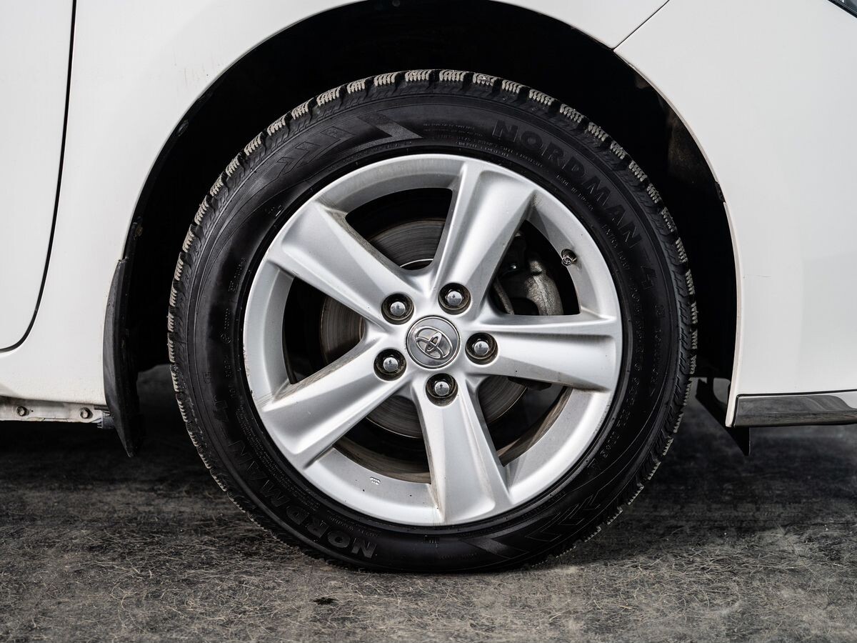 Toyota Corolla 2014 - фото автомобиля