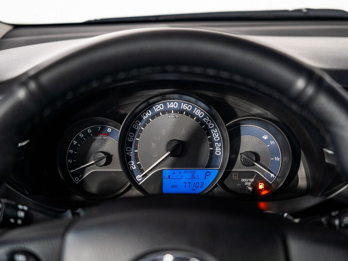 Toyota Corolla 2014 - фото автомобиля