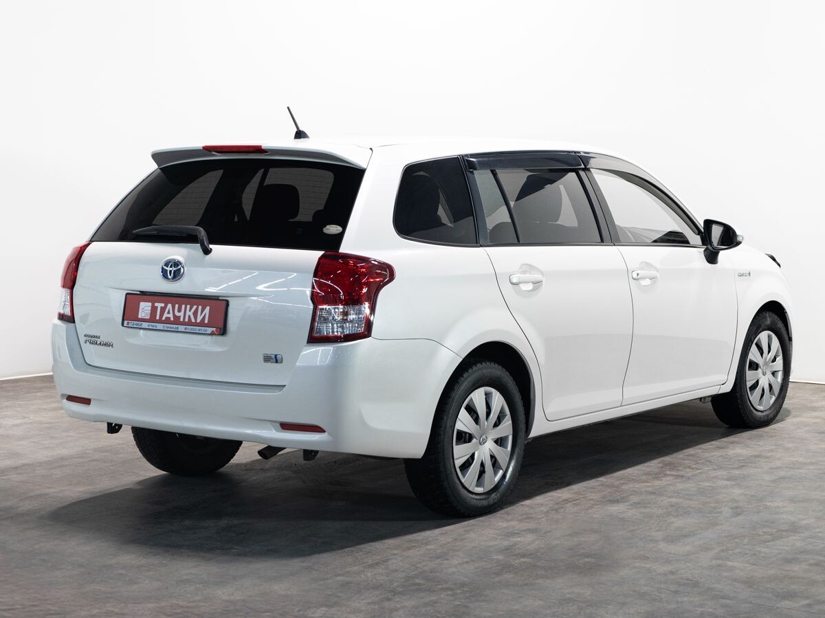 Toyota Corolla 2013 - фото автомобиля