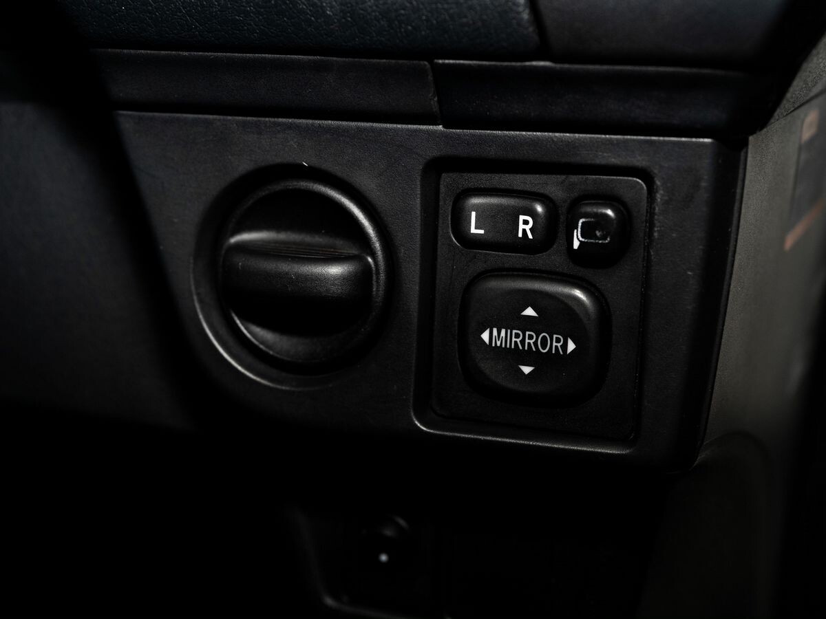 Toyota Corolla 2013 - фото автомобиля