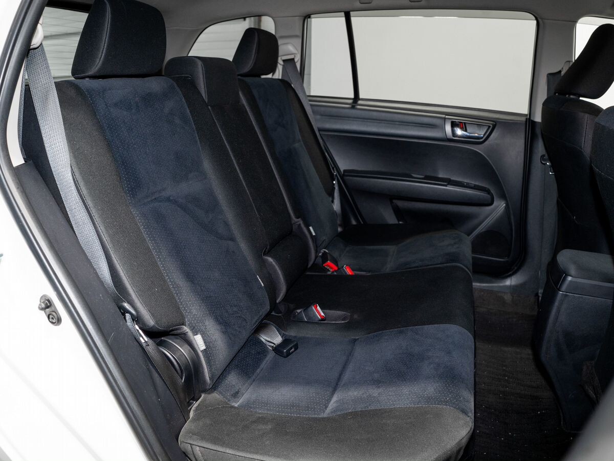 Toyota Corolla 2013 - фото автомобиля