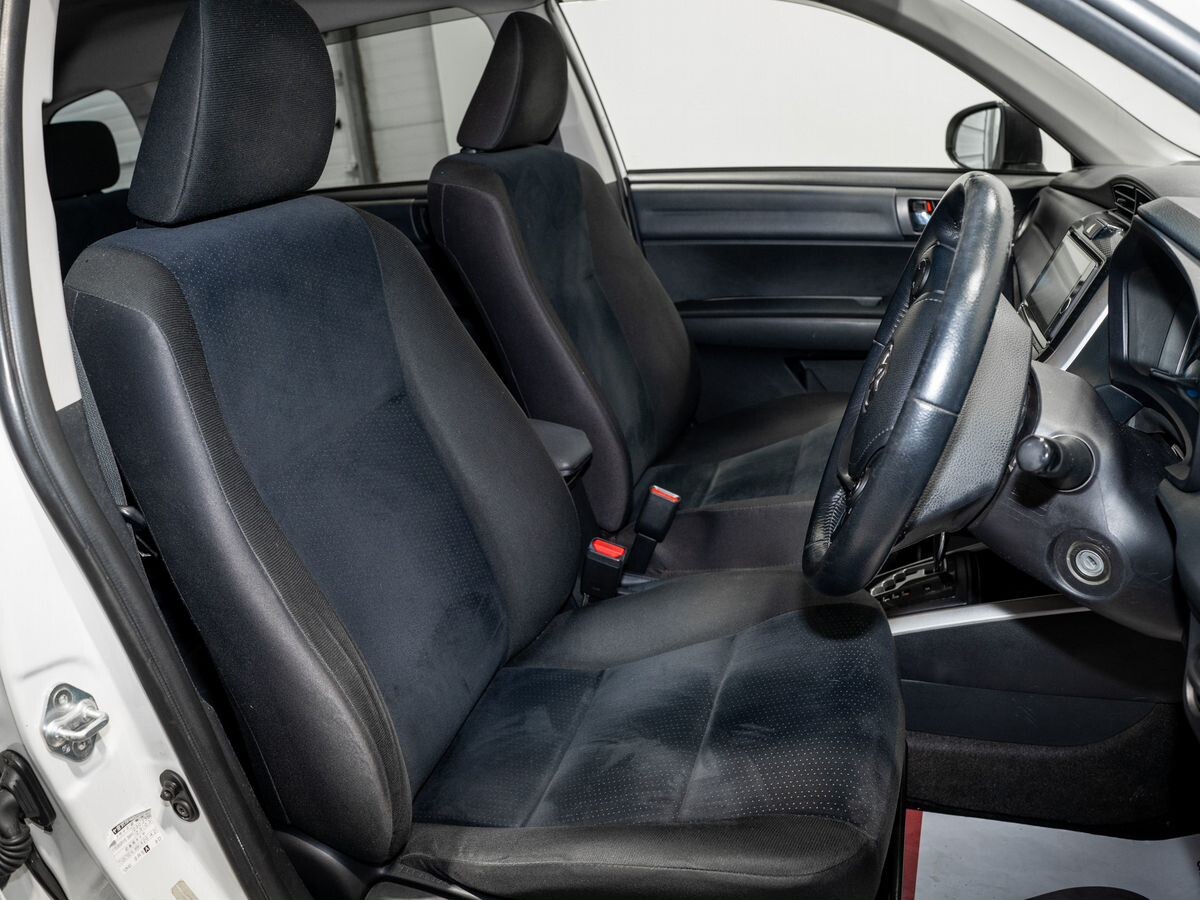 Toyota Corolla 2013 - фото автомобиля