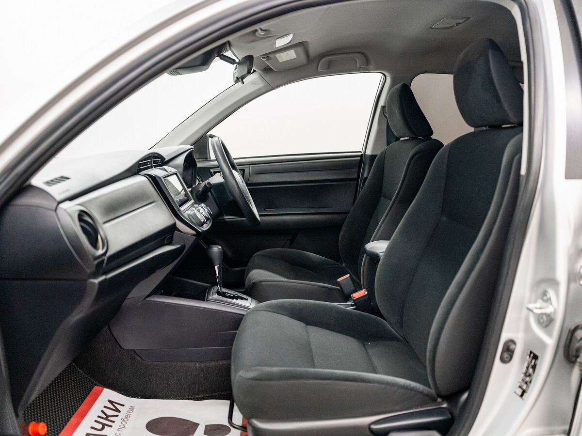 Toyota Corolla 2019 - фото автомобиля