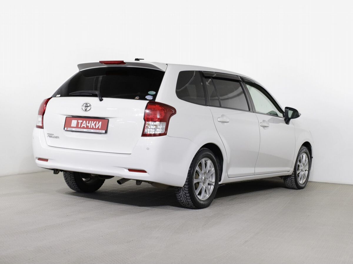 Toyota Corolla 2015 - фото автомобиля