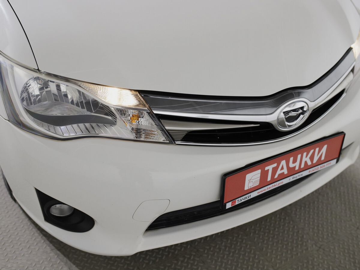 Toyota Corolla 2015 - фото автомобиля