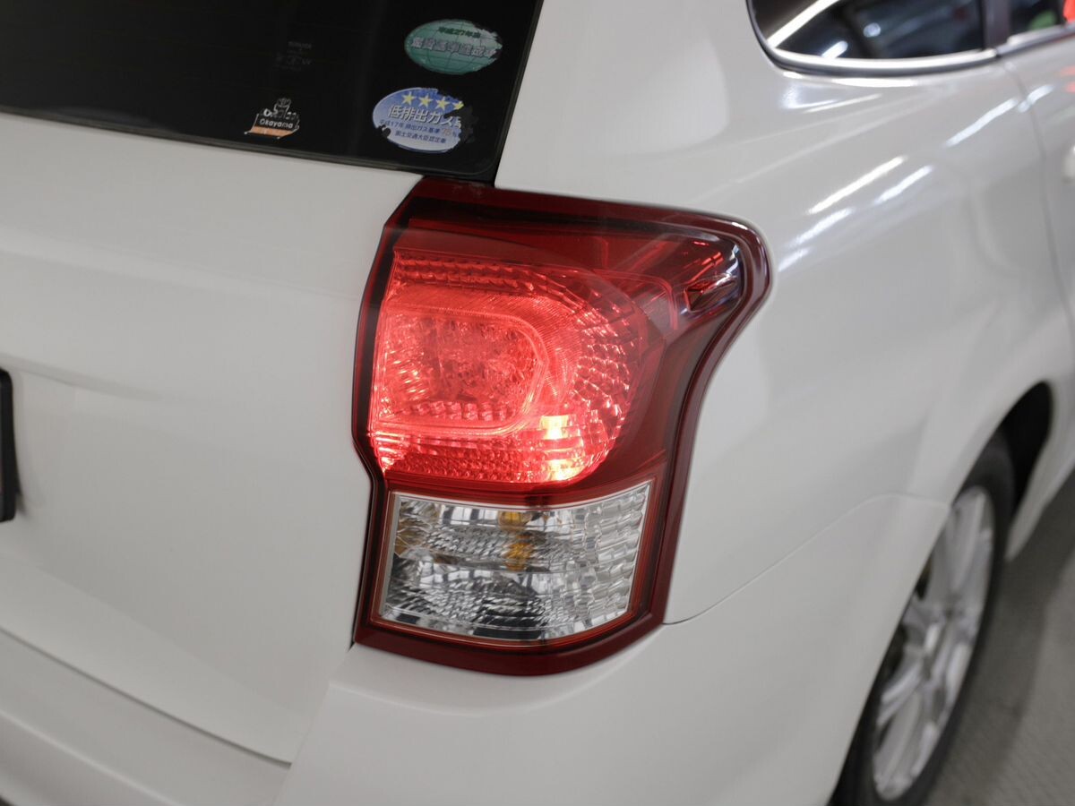 Toyota Corolla 2015 - фото автомобиля