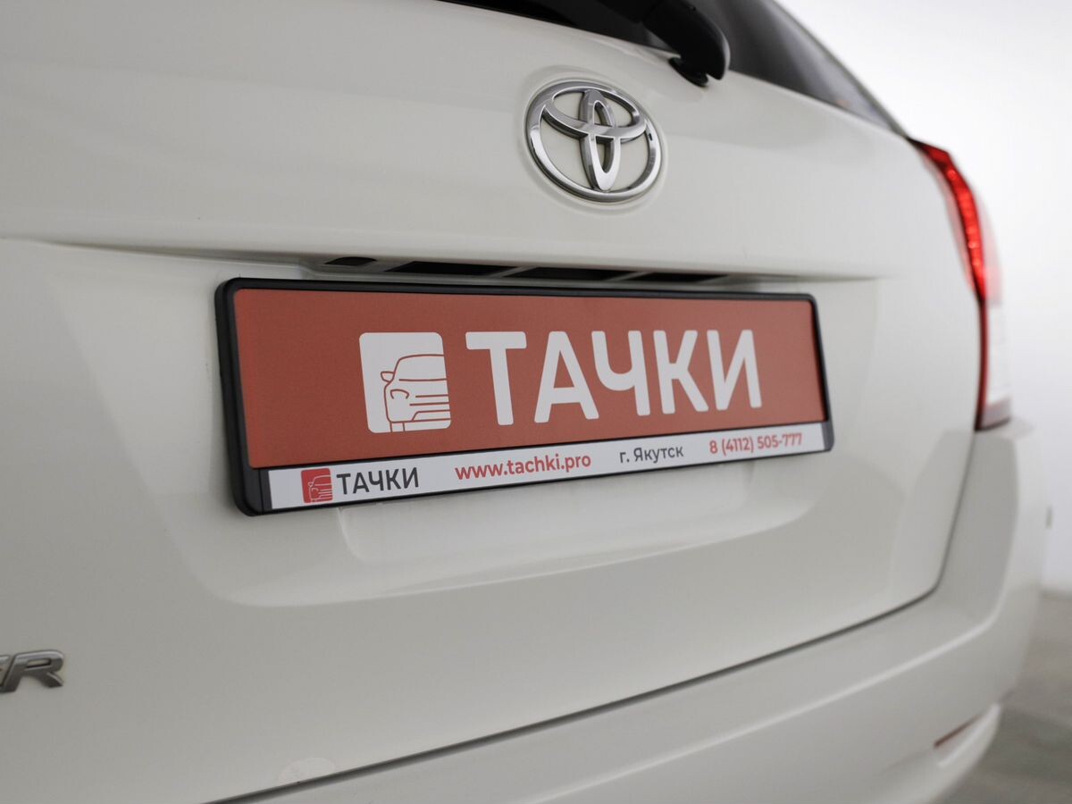 Toyota Corolla 2015 - фото автомобиля