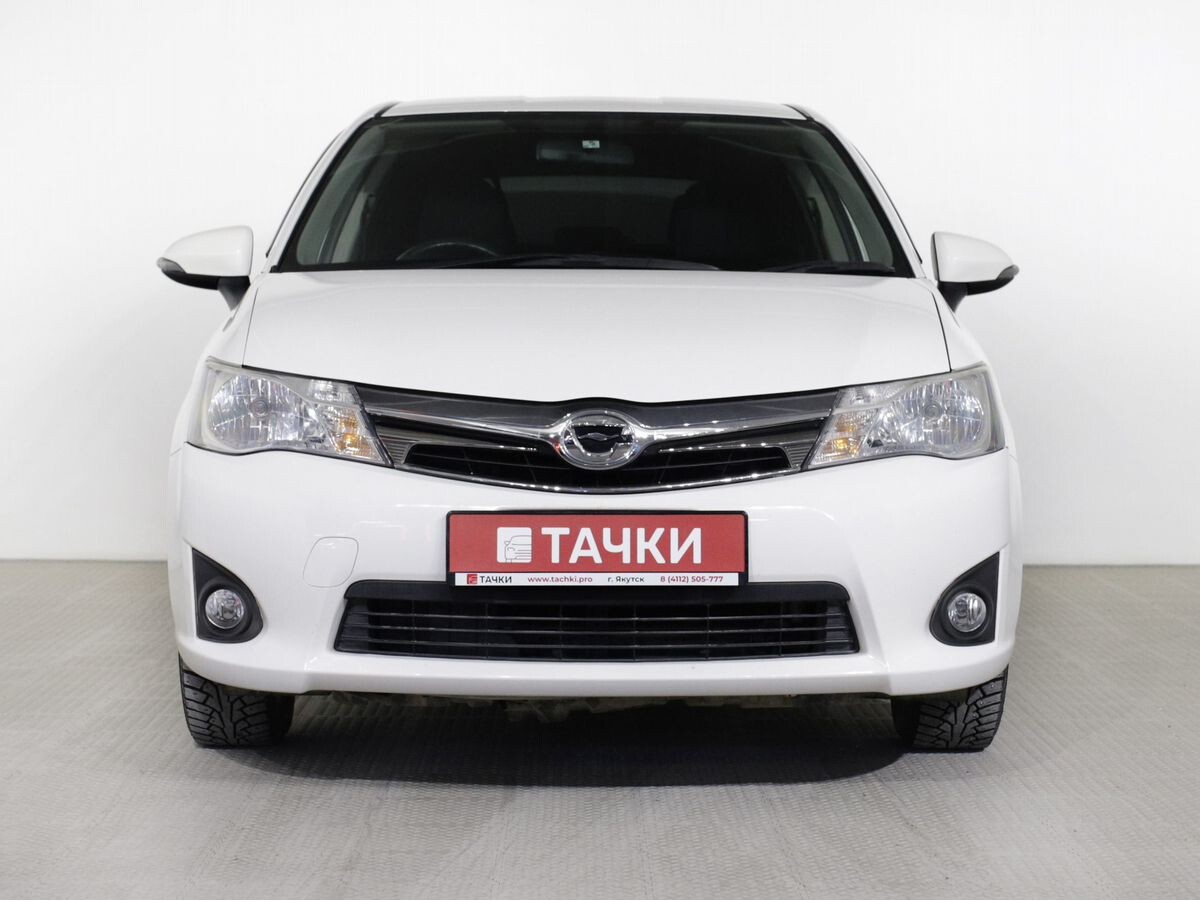 Toyota Corolla 2015 - фото автомобиля