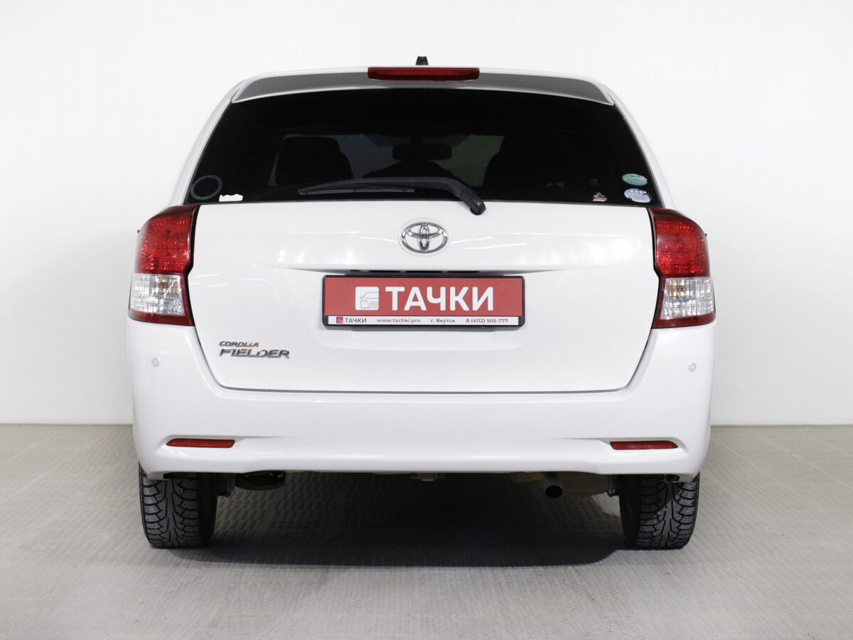 Toyota Corolla 2015 - фото автомобиля