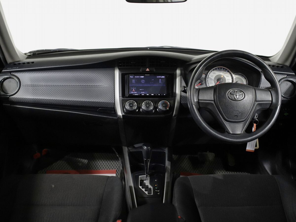 Toyota Corolla 2015 - фото автомобиля