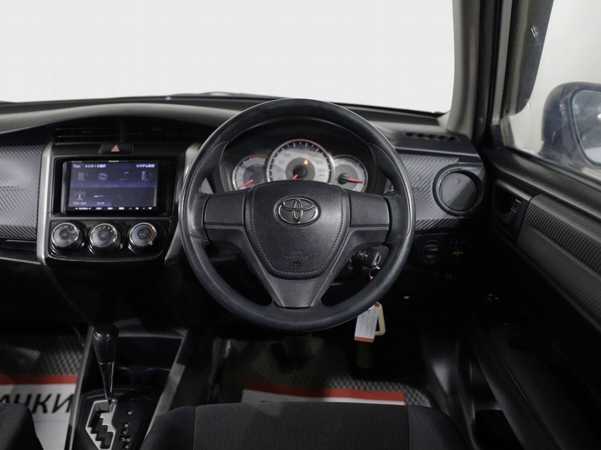 Toyota Corolla 2015 - фото автомобиля