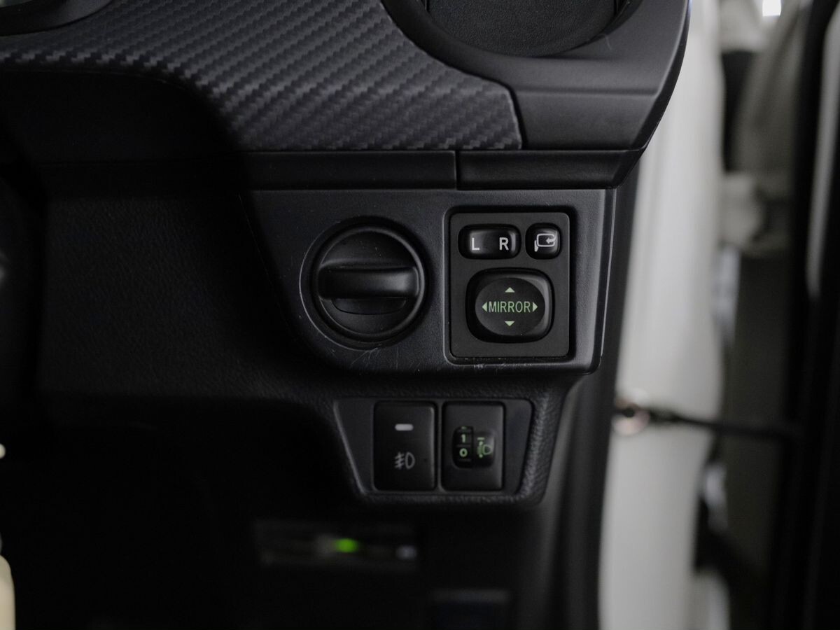 Toyota Corolla 2015 - фото автомобиля