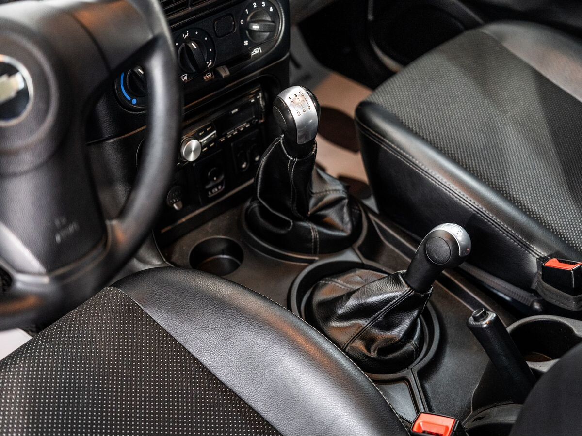 Chevrolet Niva 2015 - фото автомобиля