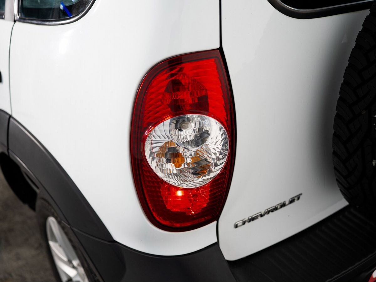 Chevrolet Niva 2015 - фото автомобиля