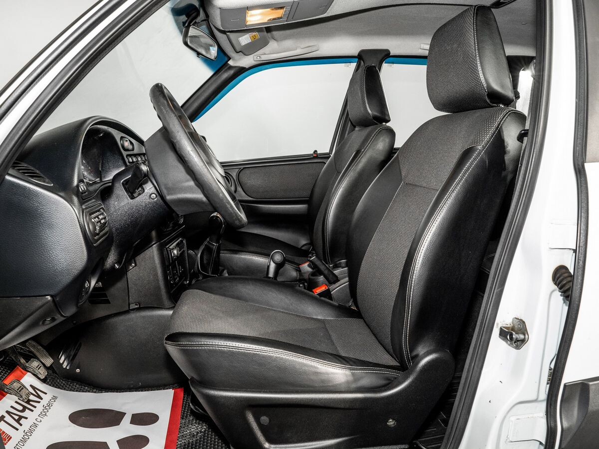Chevrolet Niva 2015 - фото автомобиля