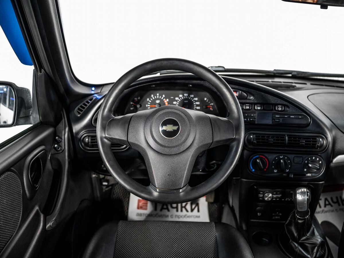 Chevrolet Niva 2015 - фото автомобиля