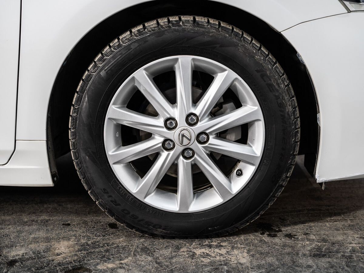 Lexus CT 2012 - фото автомобиля