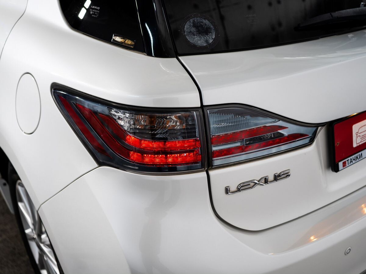 Lexus CT 2012 - фото автомобиля