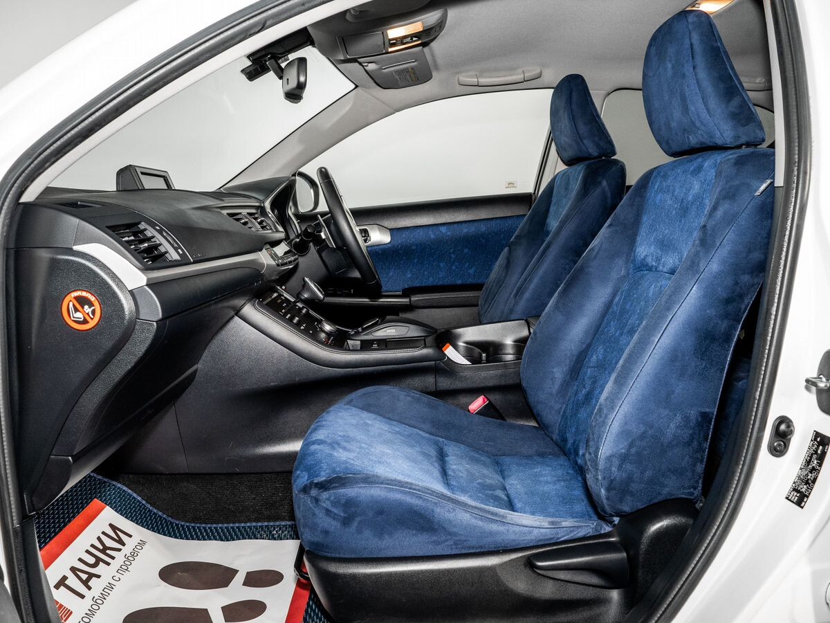 Lexus CT 2012 - фото автомобиля