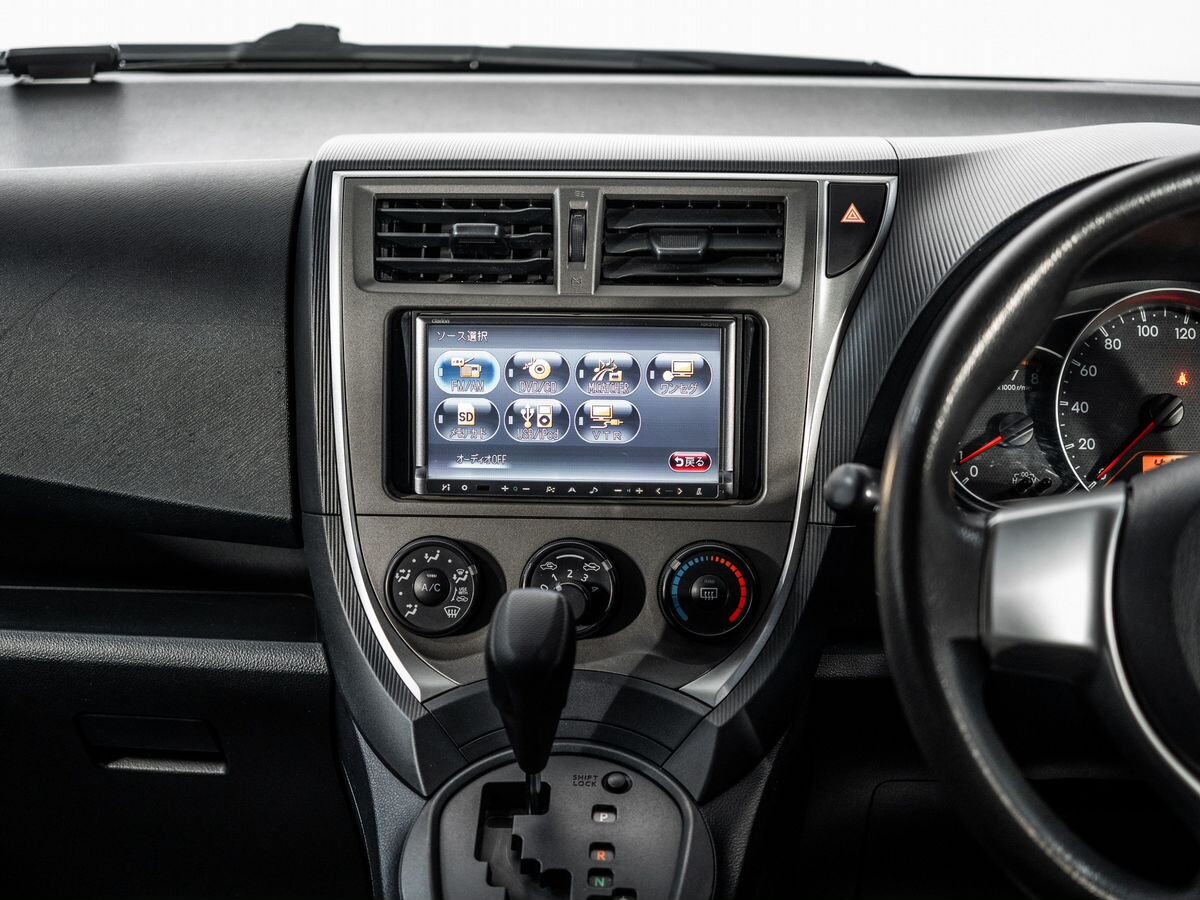 Toyota Ractis 2011 - фото автомобиля