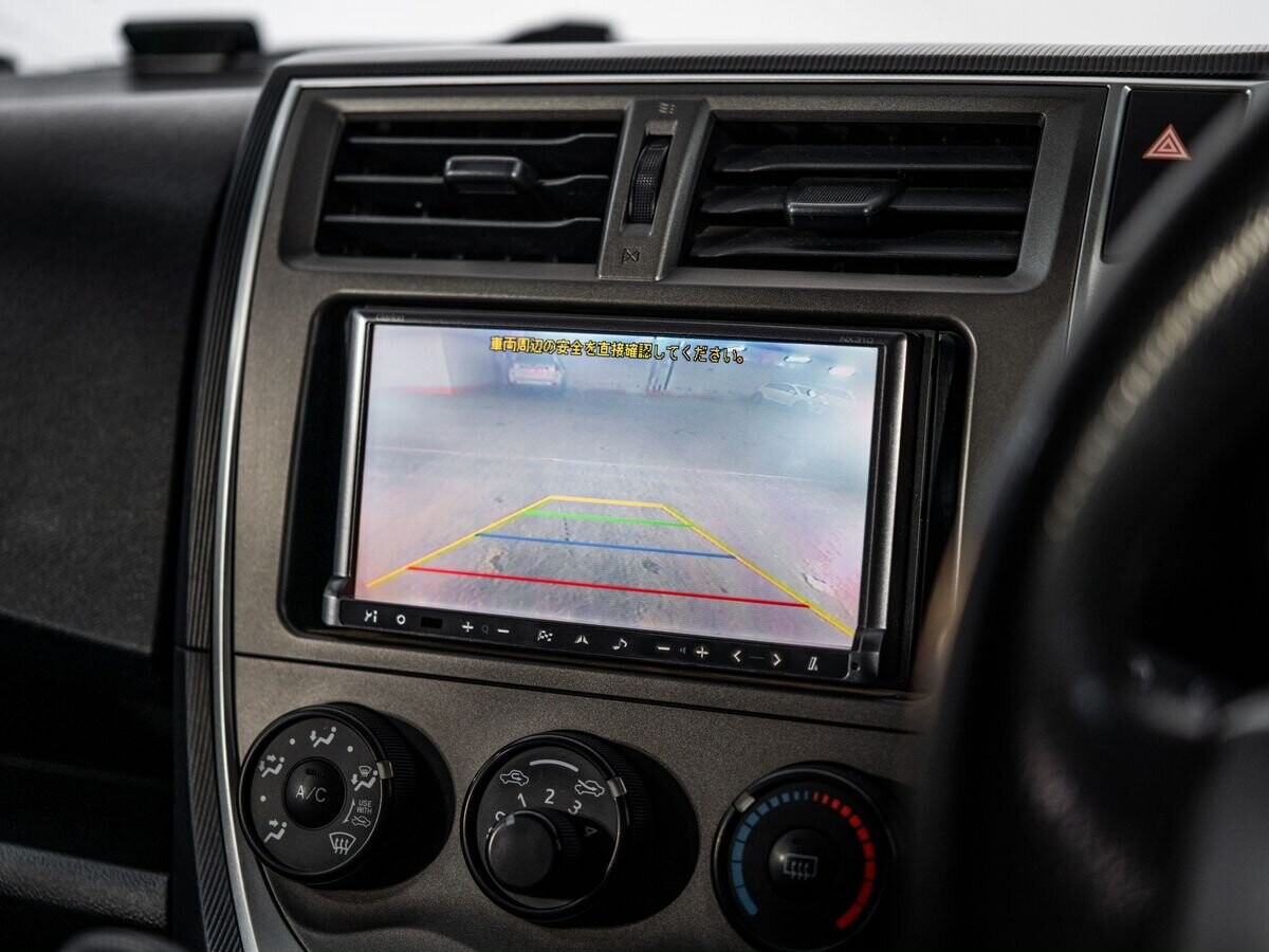 Toyota Ractis 2011 - фото автомобиля