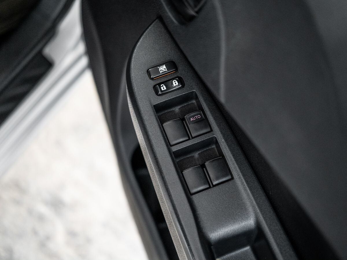 Toyota Ractis 2011 - фото автомобиля